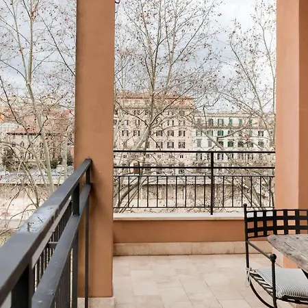 Chic A 2 Passi Da Piazza Navona Διαμέρισμα *