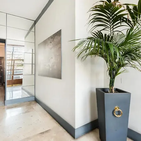 Chic A 2 Passi Da Piazza Navona Apartment